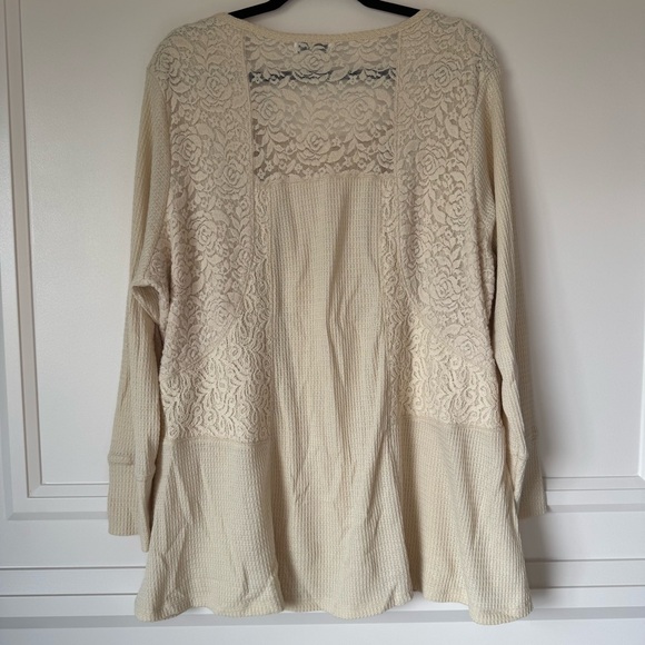 Symmetry Womens Scoop Neck
Waffle Knit Top Size 3X Beige Lace
Accent Long Sleeve - Picture 2 of 8